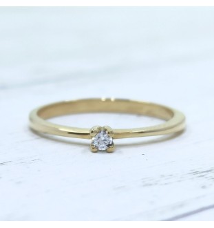 Anillo oro amarillo 18 kts y circonita 4 garras 9470/z