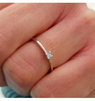 Anell oro blanc i diamant en 4 grapes 9470/BB