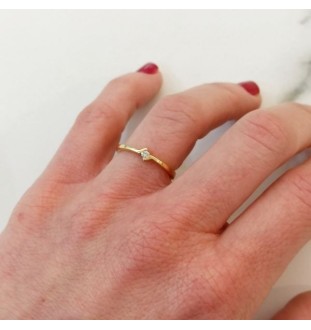 Anillo oro amarillo y diamante 0.06 cts 2264b