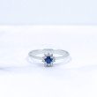 Anell or blanc 18kts safir blau i brillants 5170220