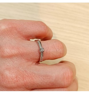 Anillo oro  blanco 18kts con diamante 6477/BB