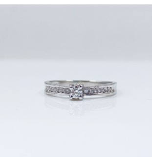 Anillo oro  blanco 18kts con diamante 6477/BB