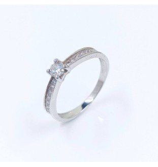 Anillo oro  blanco 18kts con diamante 6477/BB