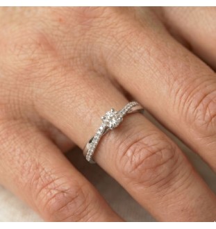 Anillo de compromiso oro 18kts y diamantes 0.24ct 90110