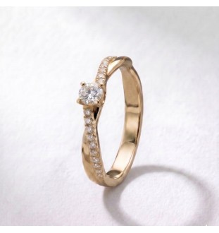 Anillo de compromiso oro...