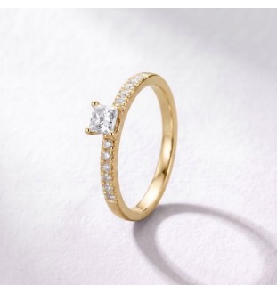 Anillo de compromiso oro...