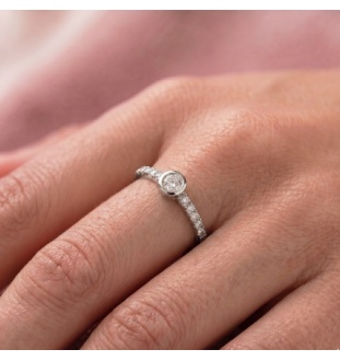 Anillo de compromiso oro 18kts y diamantes 0.55ct 90070