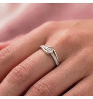 Anell de compromís or 18kts i diamants 0.27ct 90030