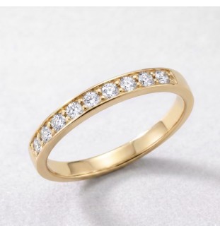 Anillo media alianza en oro...