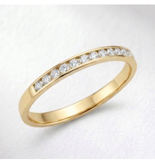 Anillo media alianza en oro...