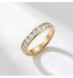 Anillo media alianza en oro...