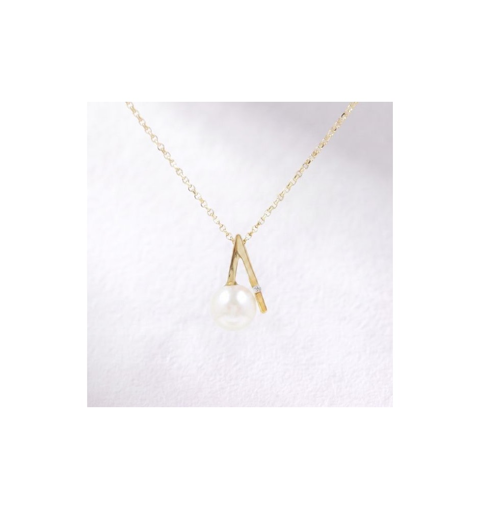 Colgante oro 18kts con perla y diamante 0.015cts 9209/CBB